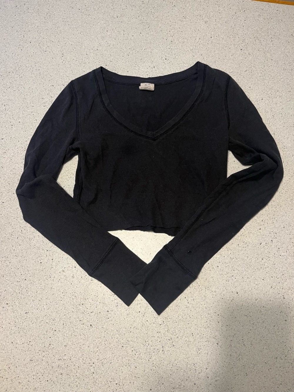 VTG VS Pink Thermal Black V-Neck Long Sleeve Crop Top